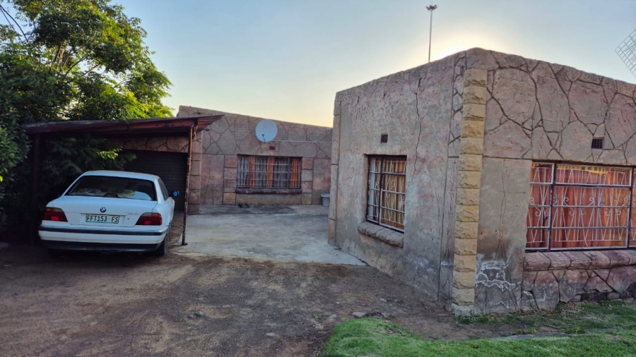 3 Bedroom Property for Sale in Tate Rantheli Central Free State